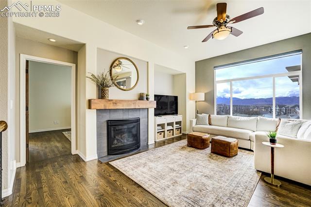 6048 Cumbre Vista Way