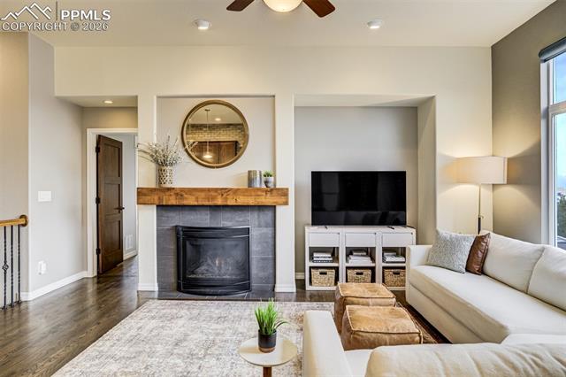 6048 Cumbre Vista Way