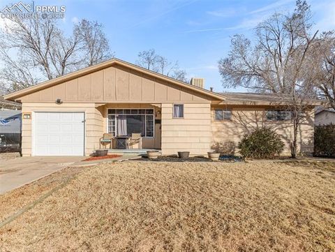 Photo of 18 Dundee Lane, Pueblo, CO 81001 (MLS # 3580254)