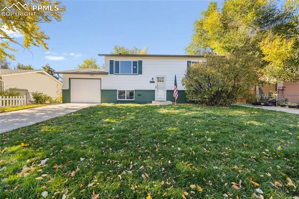 Photo for 1556 Willshire Drive, Colorado Springs, CO 80906 (MLS # 7821107)