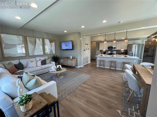 7732 Tuttle View