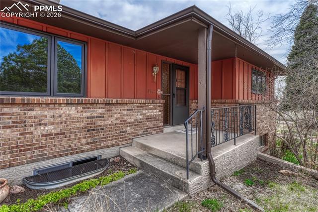 1167 Cenotaph Circle