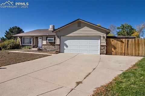 Tiny photo for 18059 E Pacific Place, Aurora, CO 80013 (MLS # 5815075)