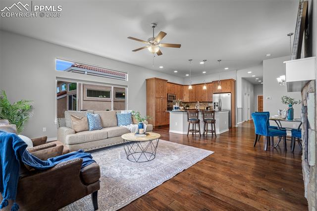 13916 Paradise Villas Grove