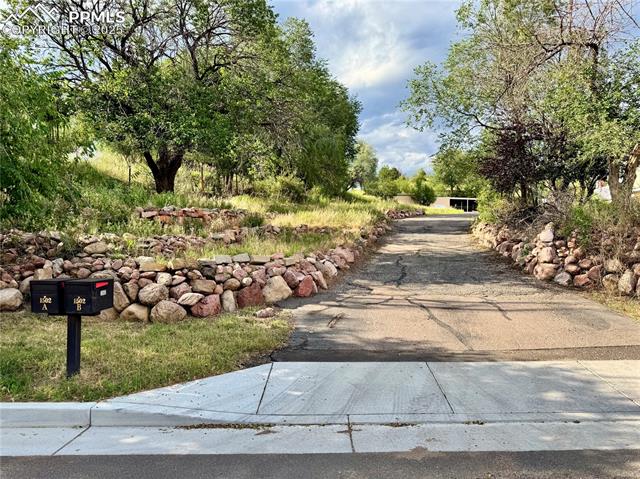 1502 Manitou Boulevard