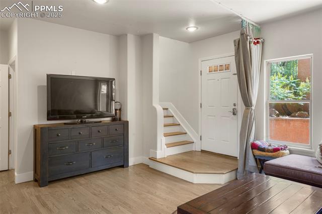 322 Santa Fe Place B