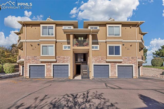 1875 Montura View 204