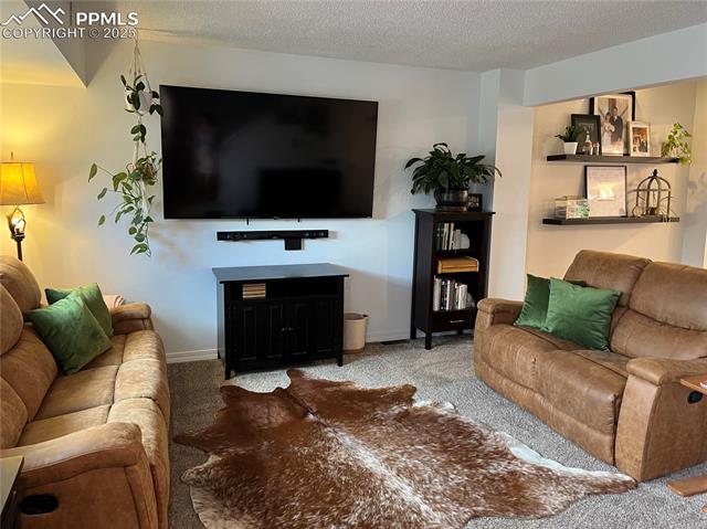 906 London Green Way
