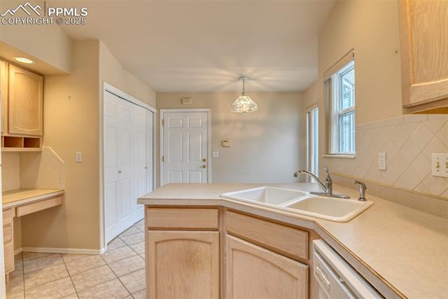 924 Tabor Place