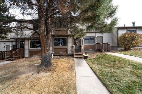 Tiny photo for 2012 Erin Loop, Colorado Springs, CO 80918 (MLS # 8034398)
