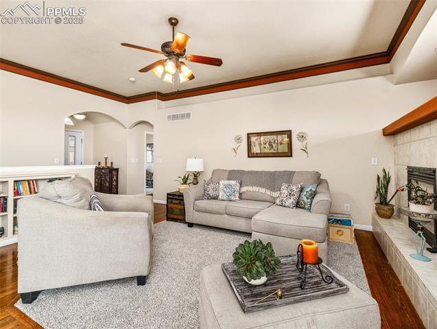 982 W Caliente Drive