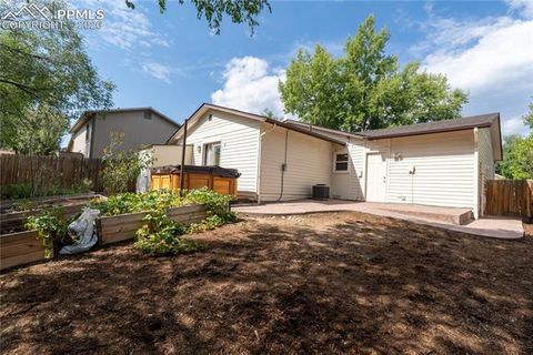Tiny photo for 961 Columbine Avenue, Colorado Springs, CO 80904 (MLS # 2668150)