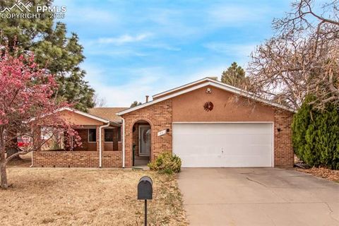 Photo of 95 Regency Boulevard, Pueblo, CO 81005 (MLS # 3392589)