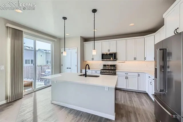 Calhan, Colorado 80808, United States, 4 Bedrooms Bedrooms, ,3 BathroomsBathrooms,Residential,Active,94097
