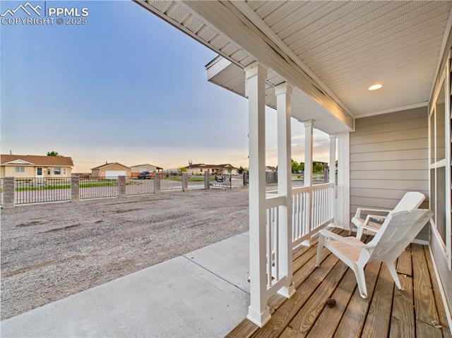 849 E Woodleaf Drive