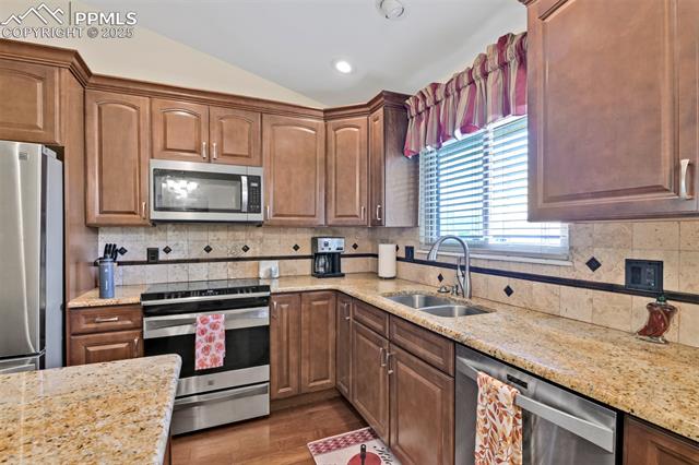 4835 W Old Farm Circle