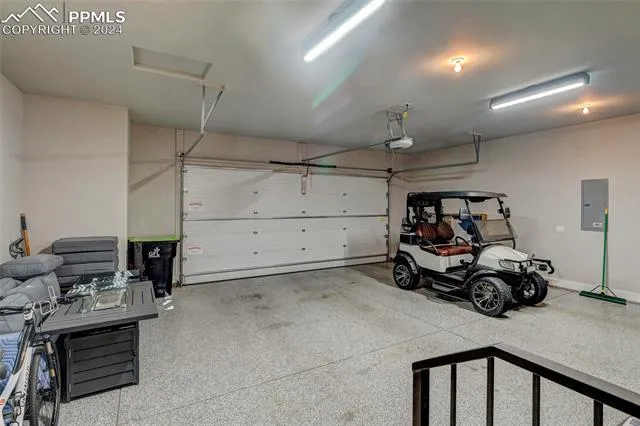 Colorado Springs, Colorado 80904, United States, 5 Bedrooms Bedrooms, ,3 BathroomsBathrooms,Residential,Pending,35686