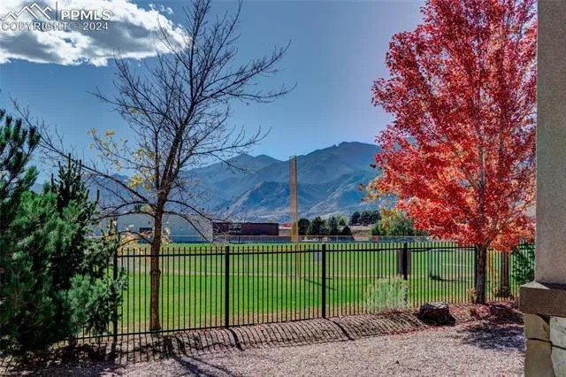 Colorado Springs, Colorado 80904, United States, 5 Bedrooms Bedrooms, ,3 BathroomsBathrooms,Residential,Pending,35686