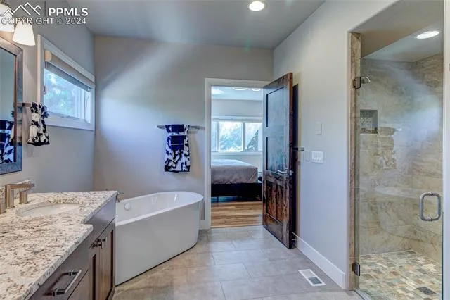 Colorado Springs, Colorado 80904, United States, 5 Bedrooms Bedrooms, ,3 BathroomsBathrooms,Residential,Pending,35686