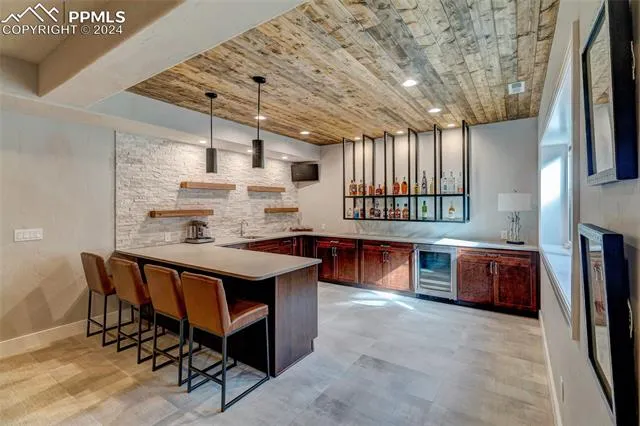 Colorado Springs, Colorado 80904, United States, 5 Bedrooms Bedrooms, ,3 BathroomsBathrooms,Residential,Pending,35686