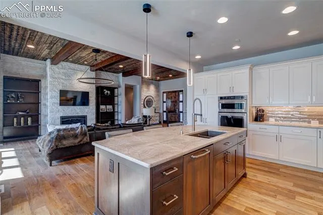 Colorado Springs, Colorado 80904, United States, 5 Bedrooms Bedrooms, ,3 BathroomsBathrooms,Residential,Pending,35686