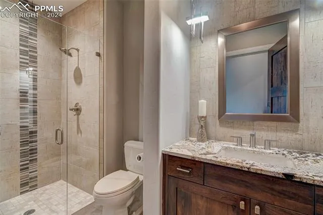 Colorado Springs, Colorado 80904, United States, 5 Bedrooms Bedrooms, ,3 BathroomsBathrooms,Residential,Pending,35686