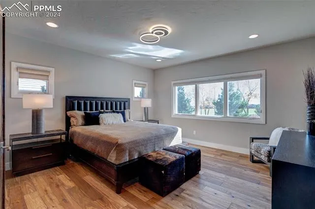 Colorado Springs, Colorado 80904, United States, 5 Bedrooms Bedrooms, ,3 BathroomsBathrooms,Residential,Pending,35686