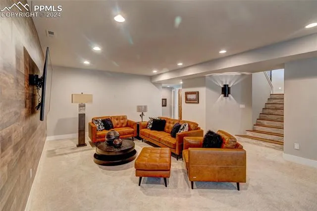 Colorado Springs, Colorado 80904, United States, 5 Bedrooms Bedrooms, ,3 BathroomsBathrooms,Residential,Pending,35686