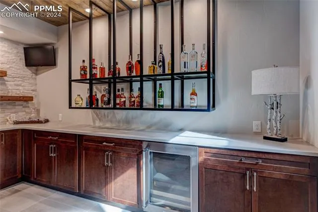 Colorado Springs, Colorado 80904, United States, 5 Bedrooms Bedrooms, ,3 BathroomsBathrooms,Residential,Pending,35686