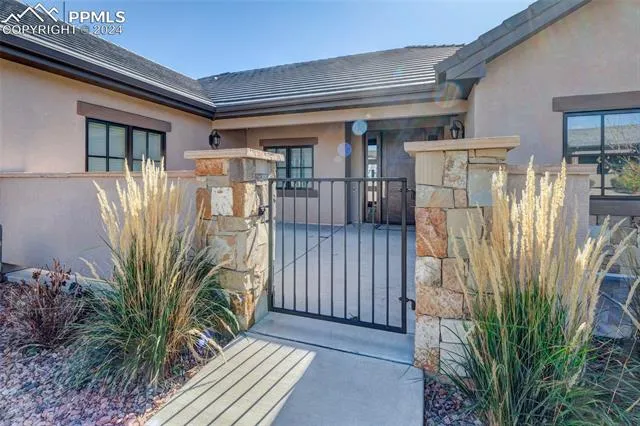 Colorado Springs, Colorado 80904, United States, 5 Bedrooms Bedrooms, ,3 BathroomsBathrooms,Residential,Pending,35686