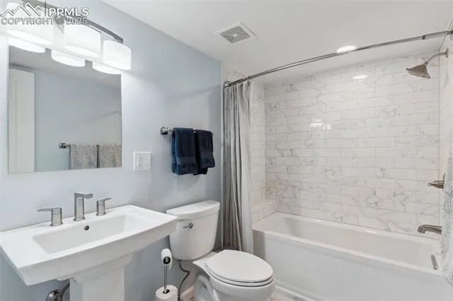 Colorado Springs, Colorado 80904, United States, 3 Bedrooms Bedrooms, ,2 BathroomsBathrooms,Residential,Pending,137296