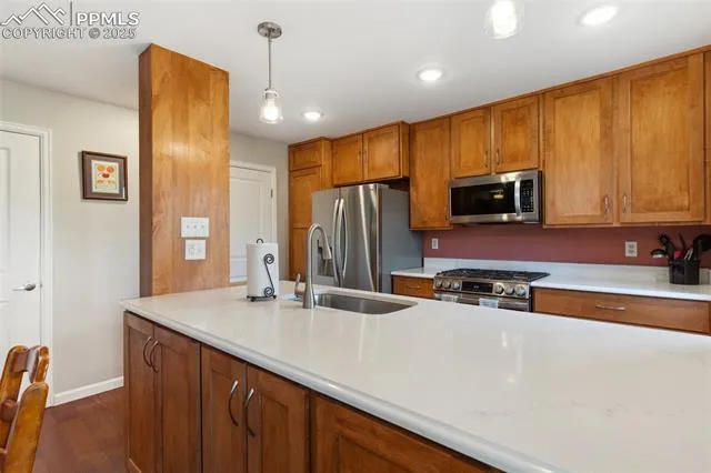 Colorado Springs, Colorado 80904, United States, 3 Bedrooms Bedrooms, ,2 BathroomsBathrooms,Residential,Pending,137296