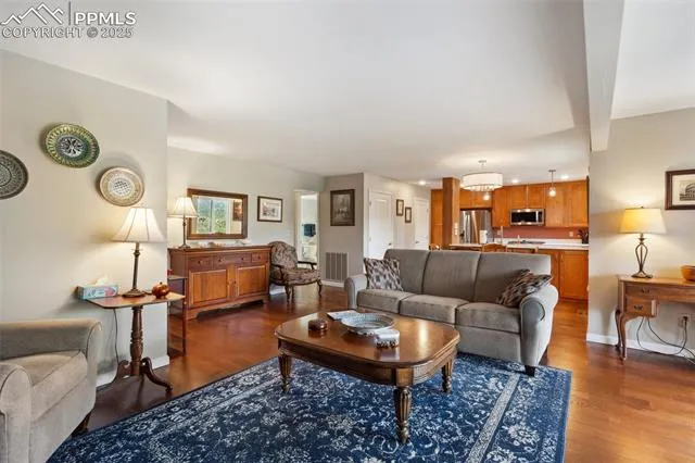 Colorado Springs, Colorado 80904, United States, 3 Bedrooms Bedrooms, ,2 BathroomsBathrooms,Residential,Pending,137296