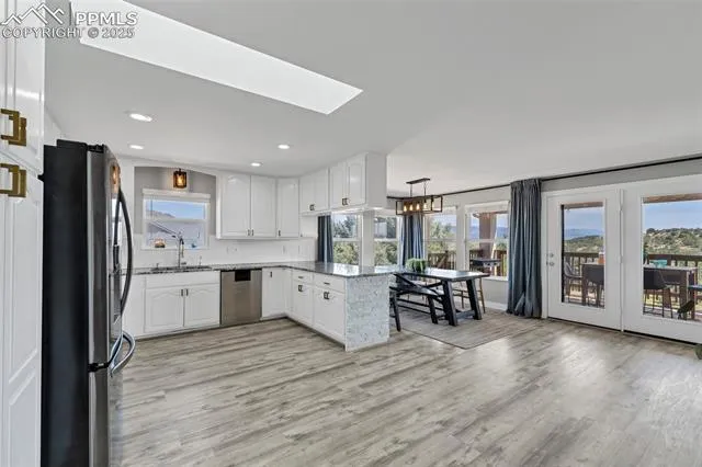 Canon City, Colorado 81212, United States, 5 Bedrooms Bedrooms, ,3 BathroomsBathrooms,Residential,Active,184600