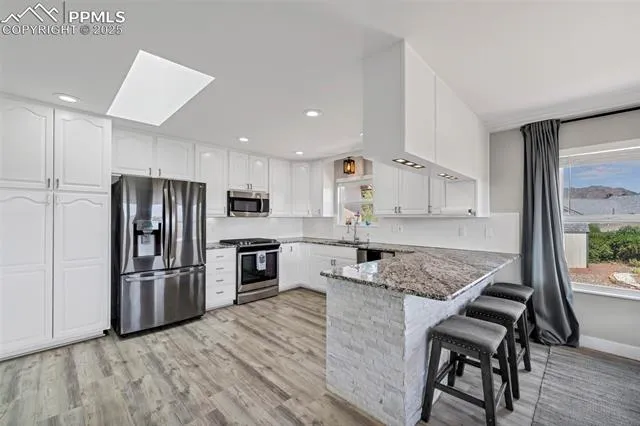 Canon City, Colorado 81212, United States, 5 Bedrooms Bedrooms, ,3 BathroomsBathrooms,Residential,Active,184600