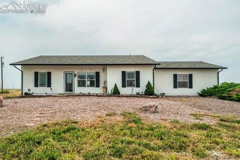 Photo of 995 N Matt Drive, Pueblo, CO 81007 (MLS # 7347789) Photo of 995 N Matt Drive, Pueblo, CO 81007 (MLS # 7347789)