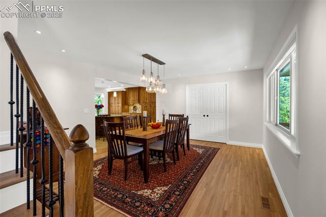 4961 Cliff Point Circle