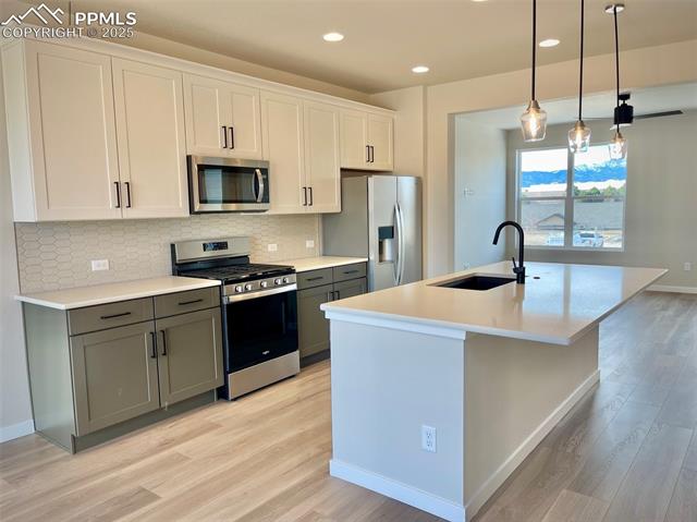 3551 Summer Dream Avenue