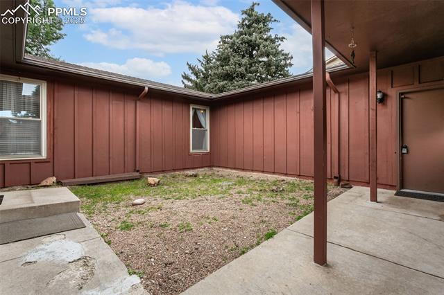 2932 W Whileaway Circle