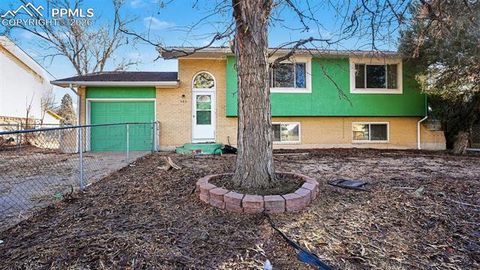 Photo of 527 Syracuse Street, Colorado Springs, CO 80911 (MLS # 1860385)