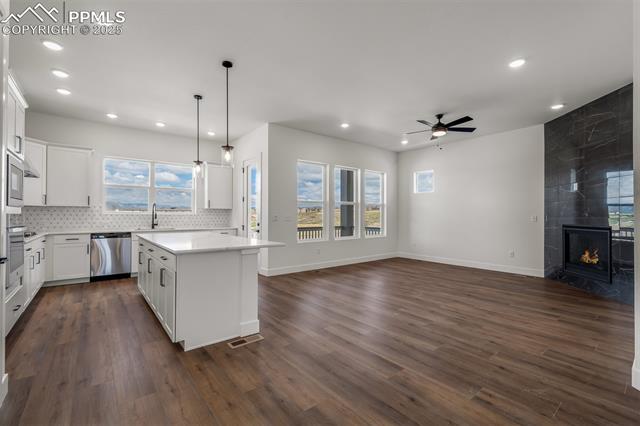8920 Frolic View
