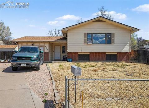 Photo of 1027 De La Vista Lane, Colorado Springs, CO 80911 (MLS # 6519740)
