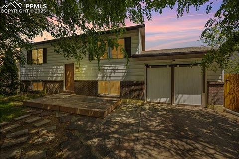 Photo of 1551 Chadwick Drive, Colorado Springs, CO 80906 (MLS # 5391813)