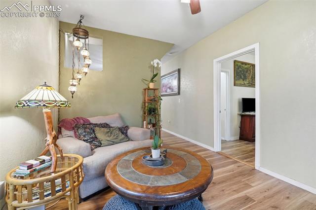 523 W Pikes Peak Avenue