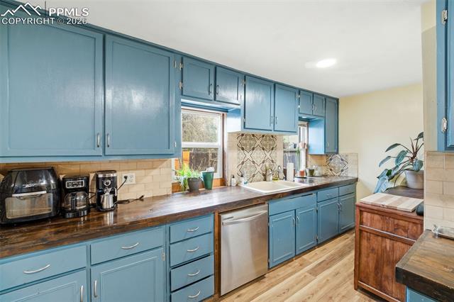 523 W Pikes Peak Avenue