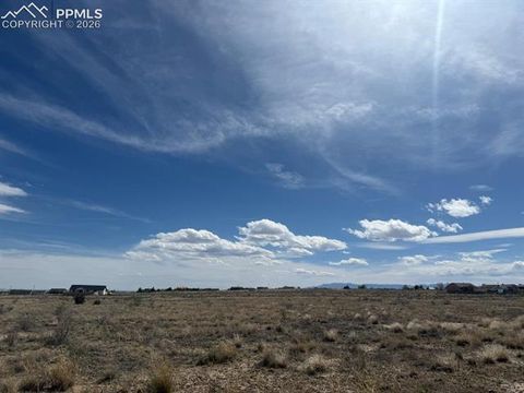 Photo of 832 E Loma Drive, Pueblo, CO 81007 (MLS # 3583548)
