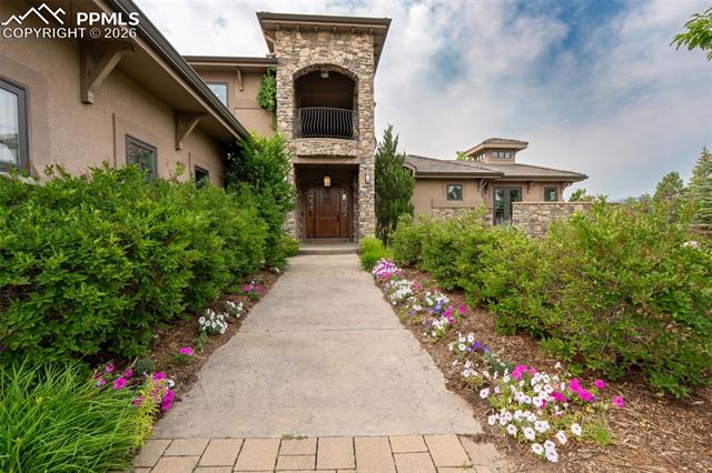 1575 Vine Cliff Heights