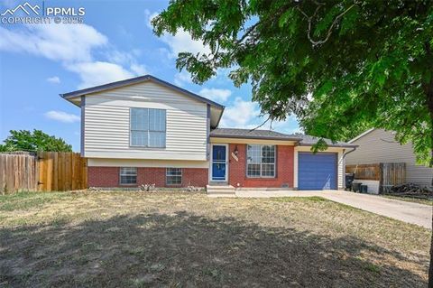Photo of 4410 Joyce Place, Colorado Springs, CO 80916 (MLS # 5015003) Photo of 4410 Joyce Place, Colorado Springs, CO 80916 (MLS # 5015003)