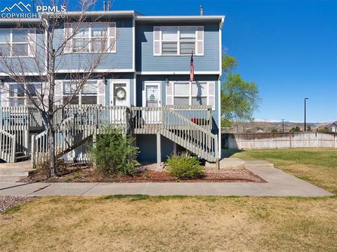 Photo of 1882 Oakcrest Circle, Castle Rock, CO 80104 (MLS # 9638282)