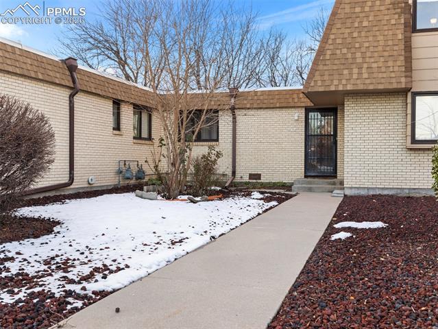 48 Regency Boulevard E